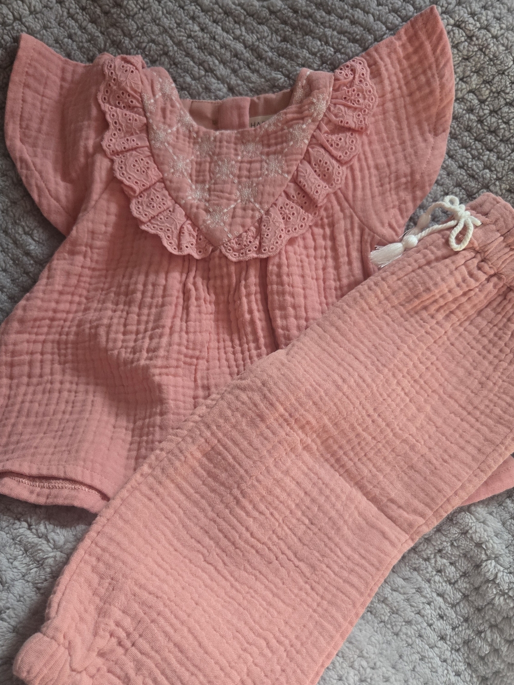 Happily Grey Kids Coral Embroidered Muslin Top and Pants Set Size 3-6 Mos NWT